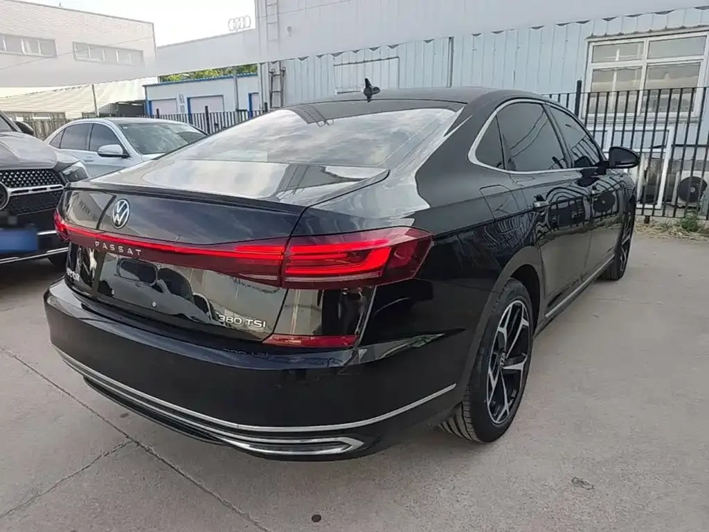 Volkswagen Passat — фото 5
