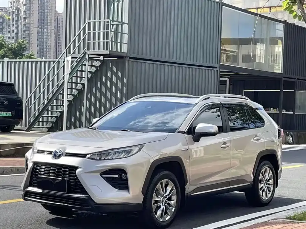 Toyota Wildlander — фото 1