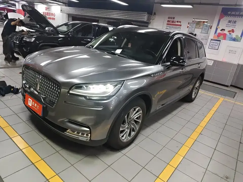 Lincoln Aviator — фото 1