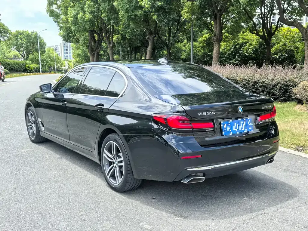 BMW 5 Series — фото 7