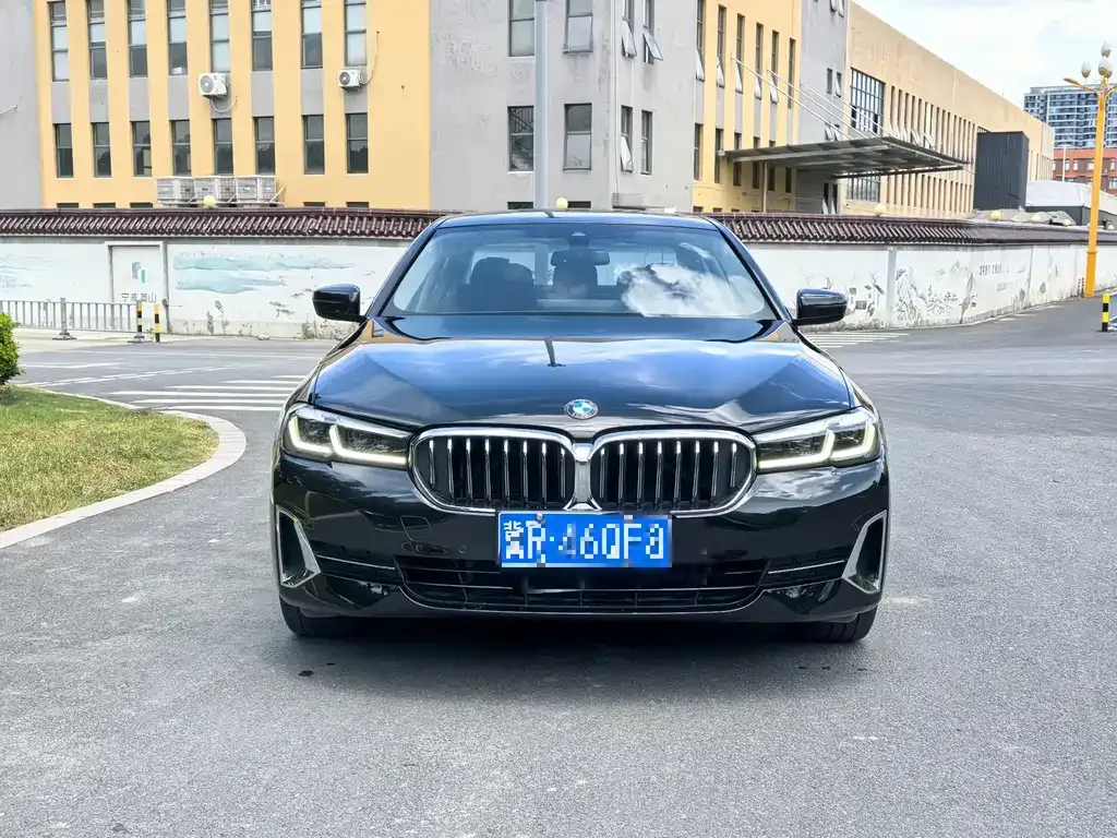 BMW 5 Series — фото 6