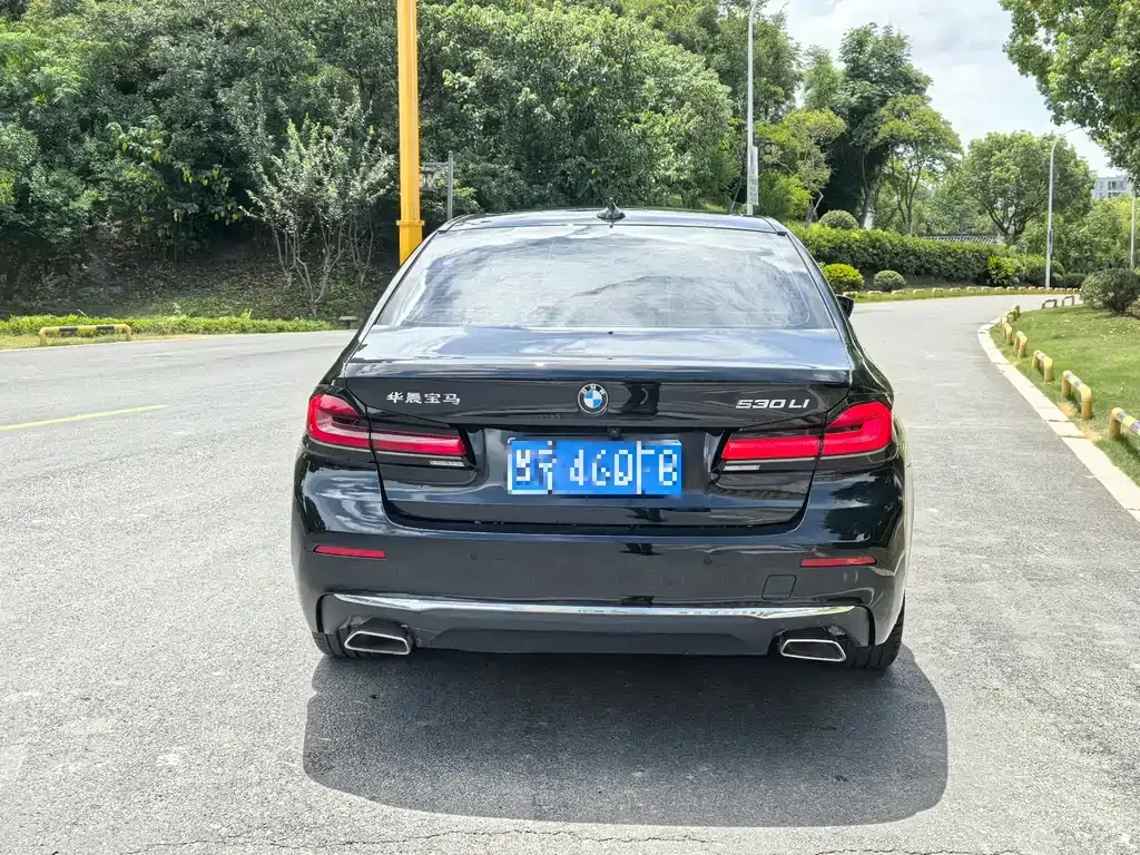 BMW 5 Series — фото 9
