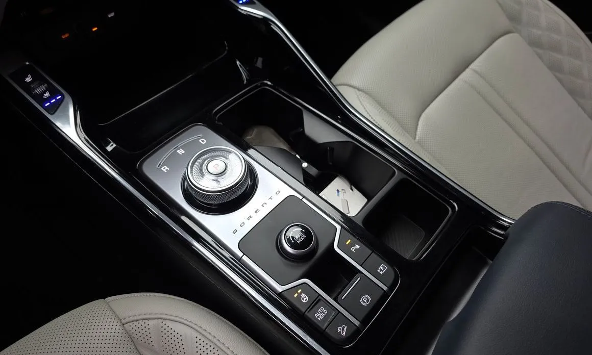 Kia Sorento — фото 10