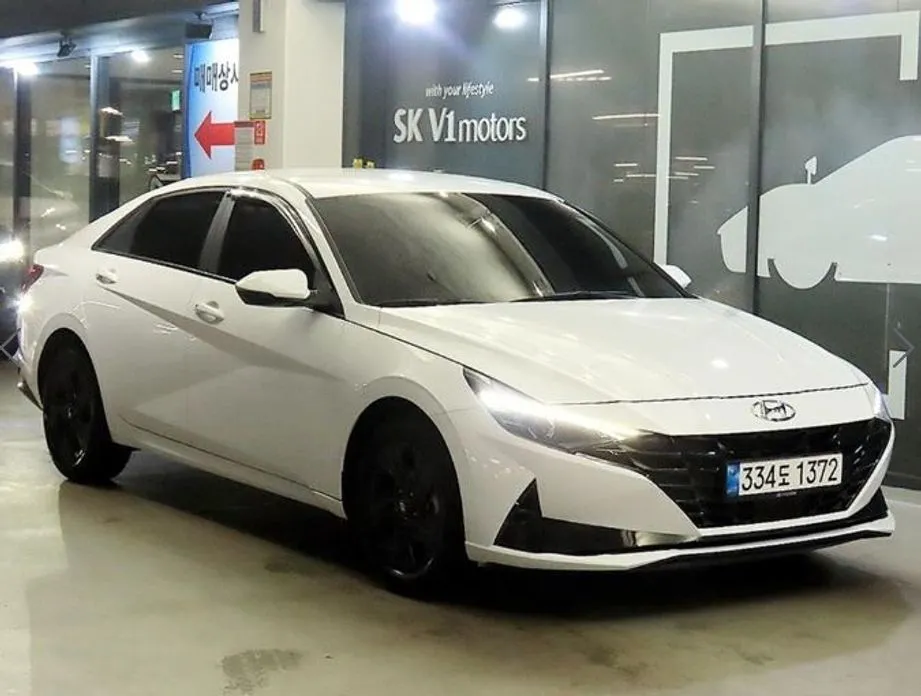 Hyundai AVANTE — фото 1
