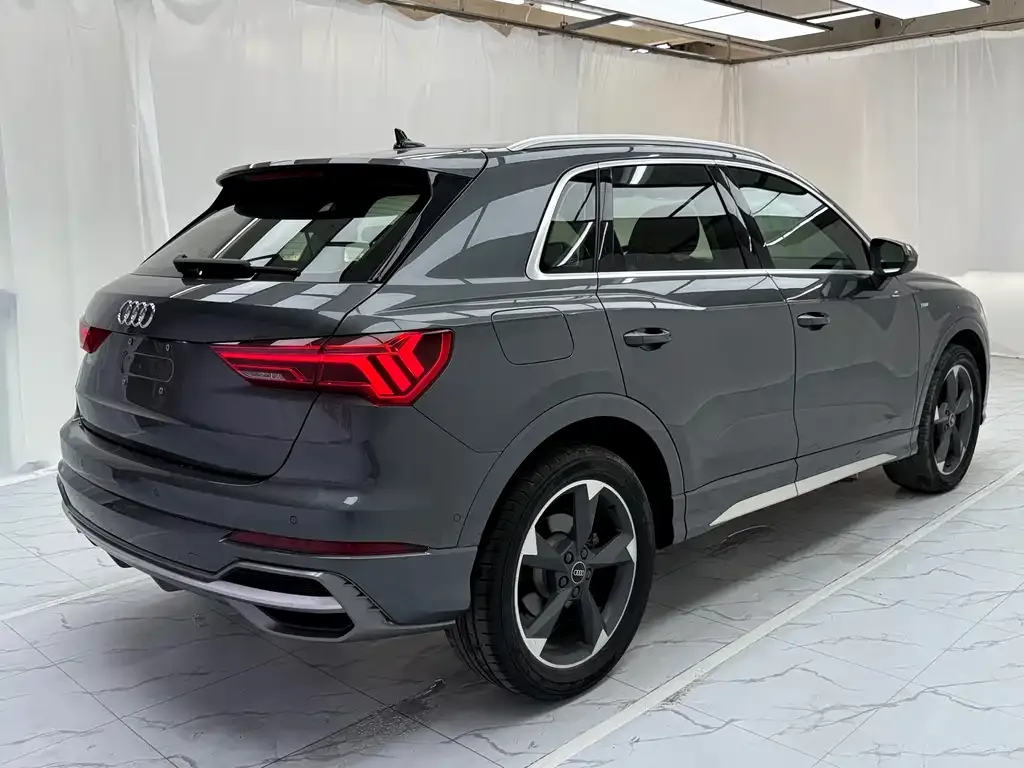 Audi Q3 — фото 10