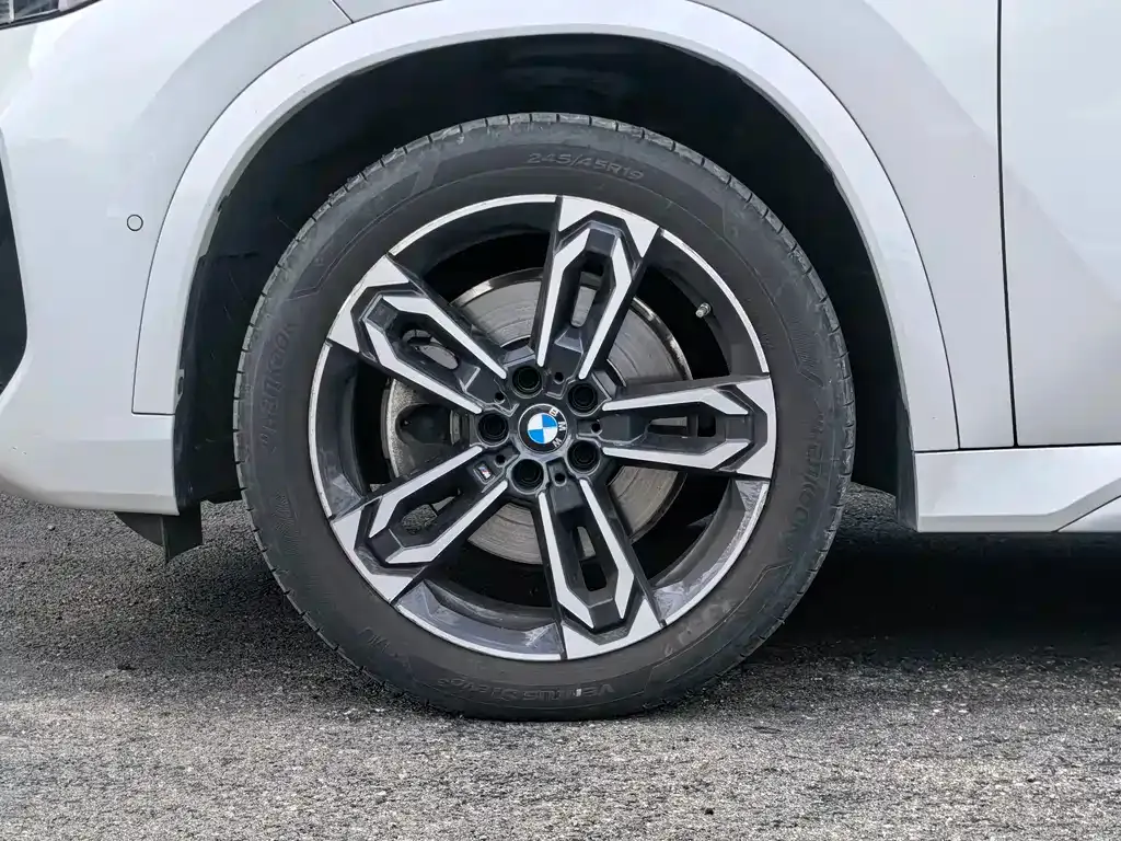 BMW X1 — фото 7