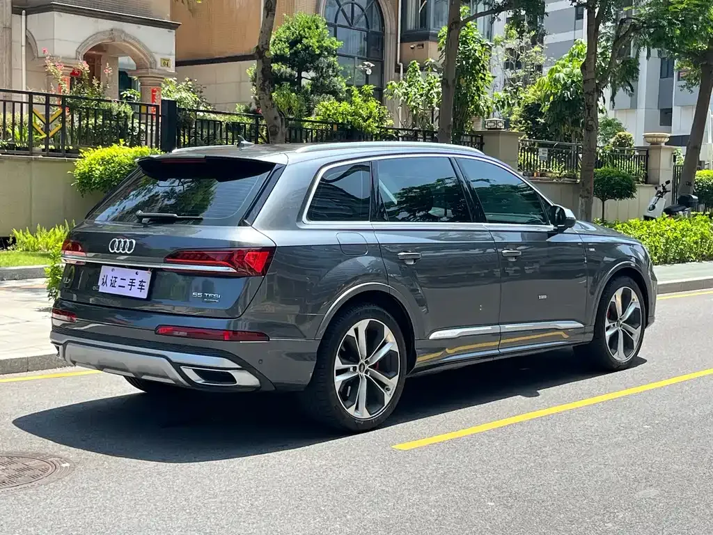 Audi Q7 — фото 5