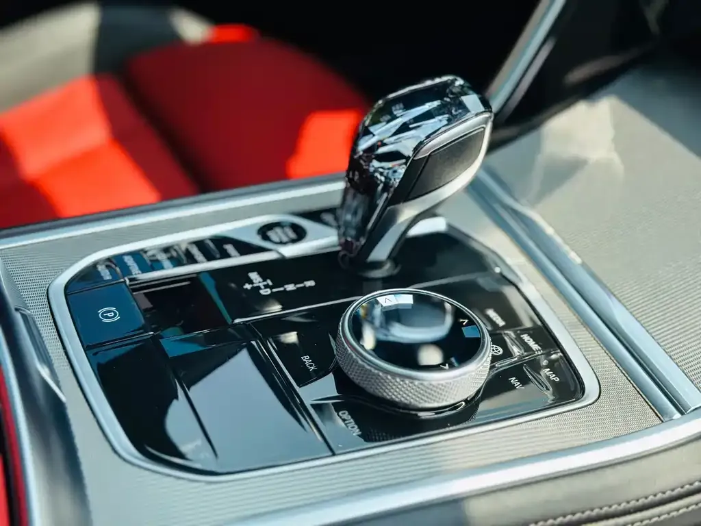 BMW 8 Series — фото 6
