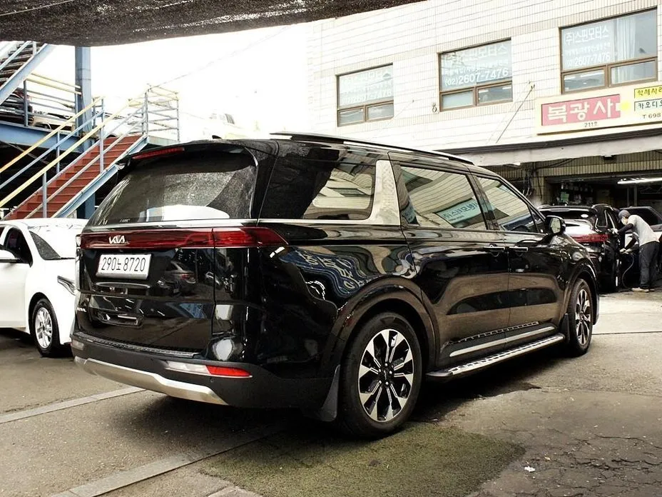 Kia Carnival — фото 9