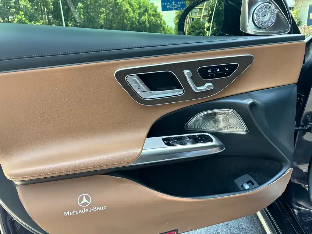 Mercedes-Benz E-Class — фото 10