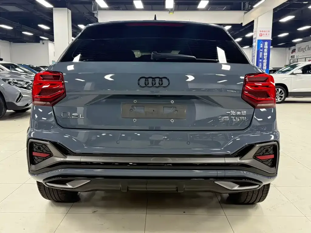 Audi Q2L — фото 4
