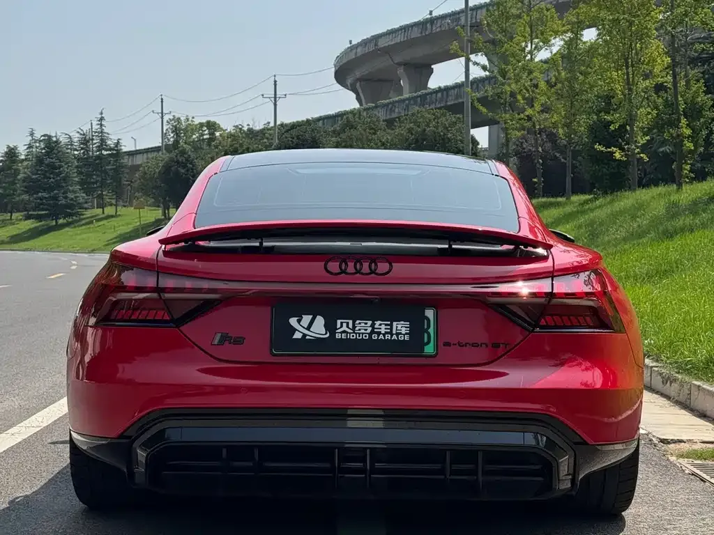 Audi e-tron GT — фото 3