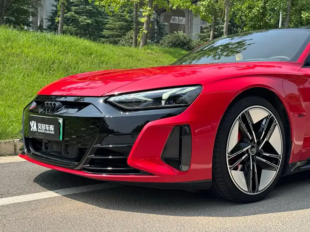 Audi e-tron GT — фото 6