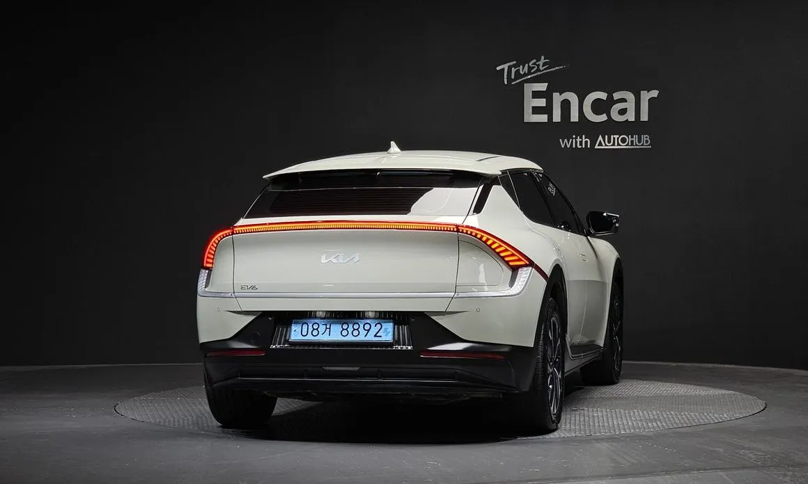 Kia EV6 — фото 10