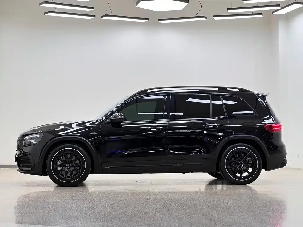 Mercedes-Benz GLB AMG — фото 3