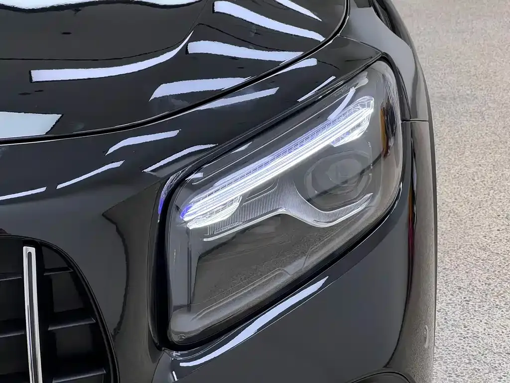 Mercedes-Benz GLB AMG — фото 9
