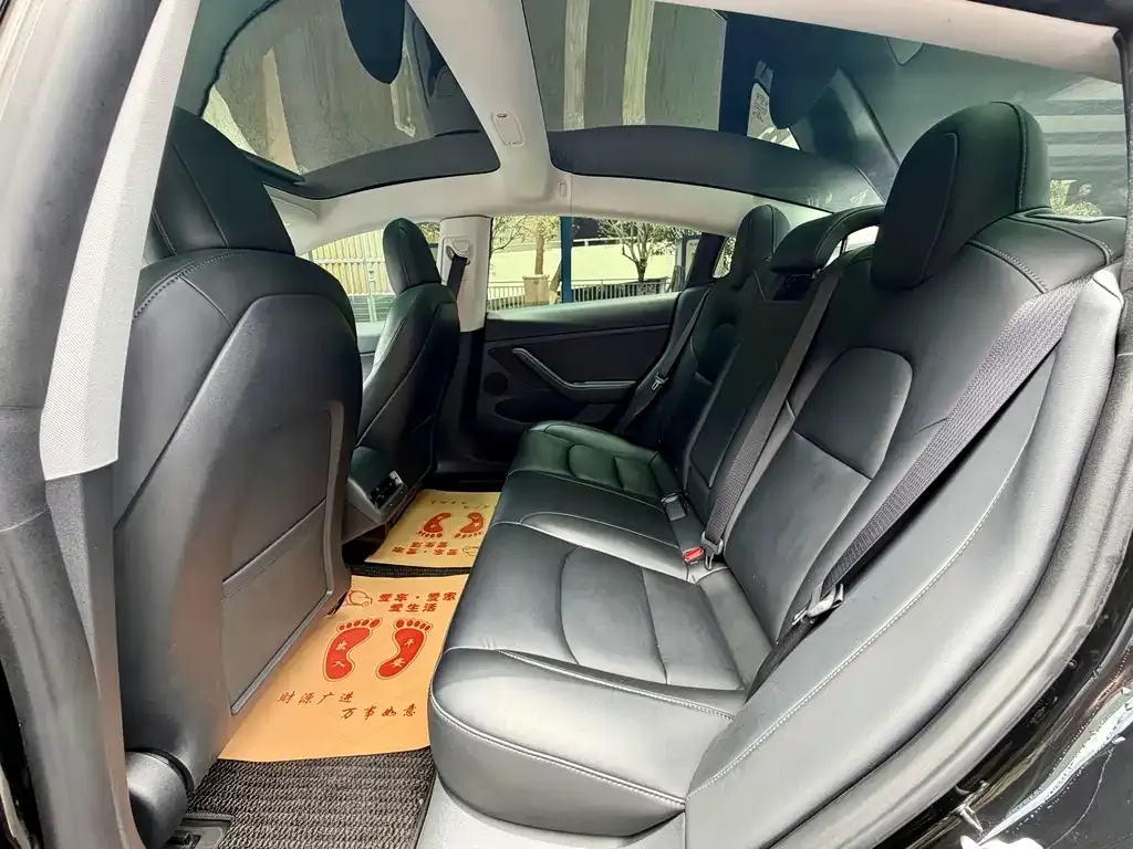 Tesla Model 3 — фото 3