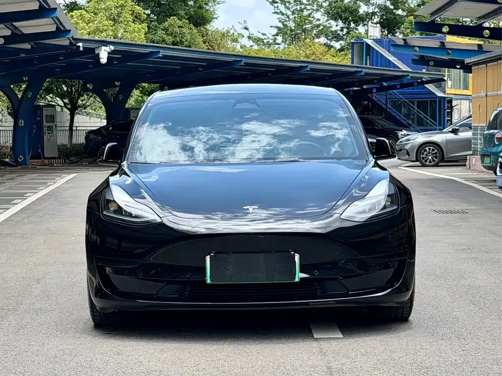 Tesla Model 3 — фото 9