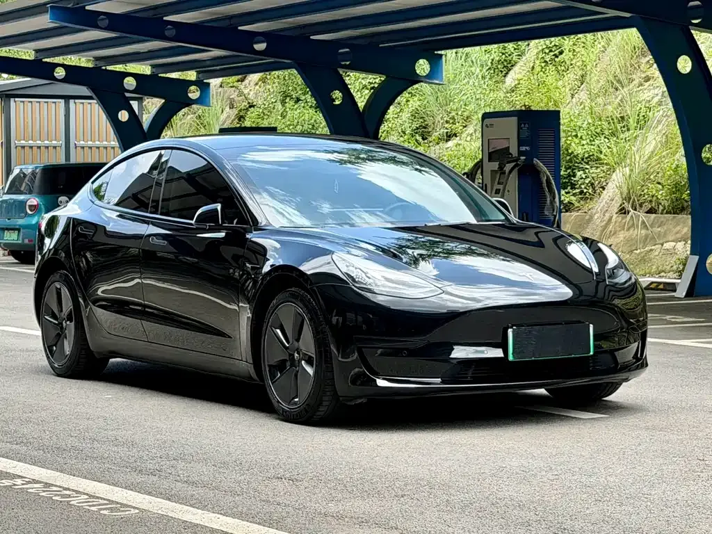 Tesla Model 3 — фото 4