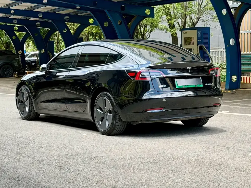 Tesla Model 3 — фото 6