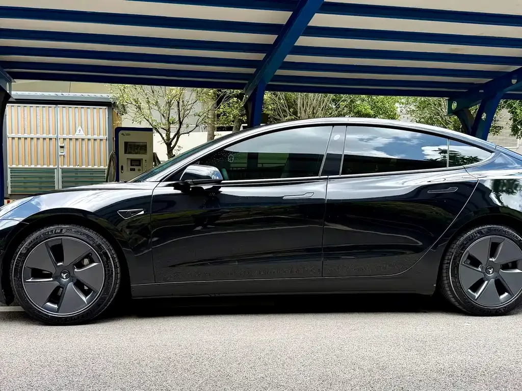 Tesla Model 3 — фото 7