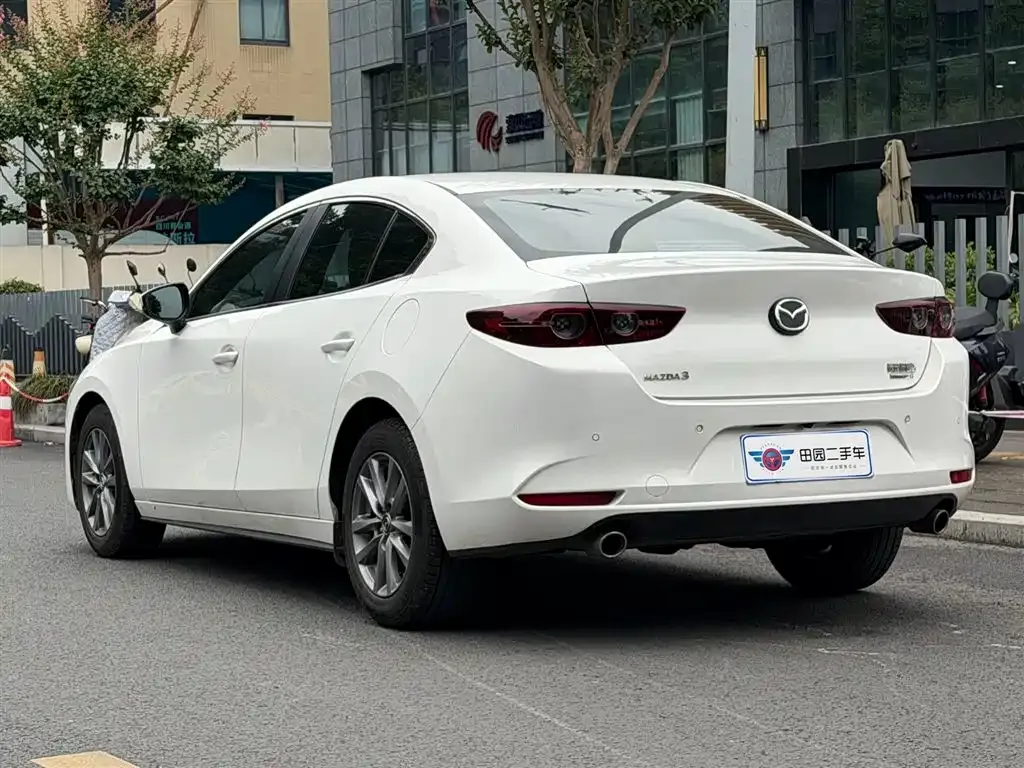 Mazda 3 Axela — фото 7
