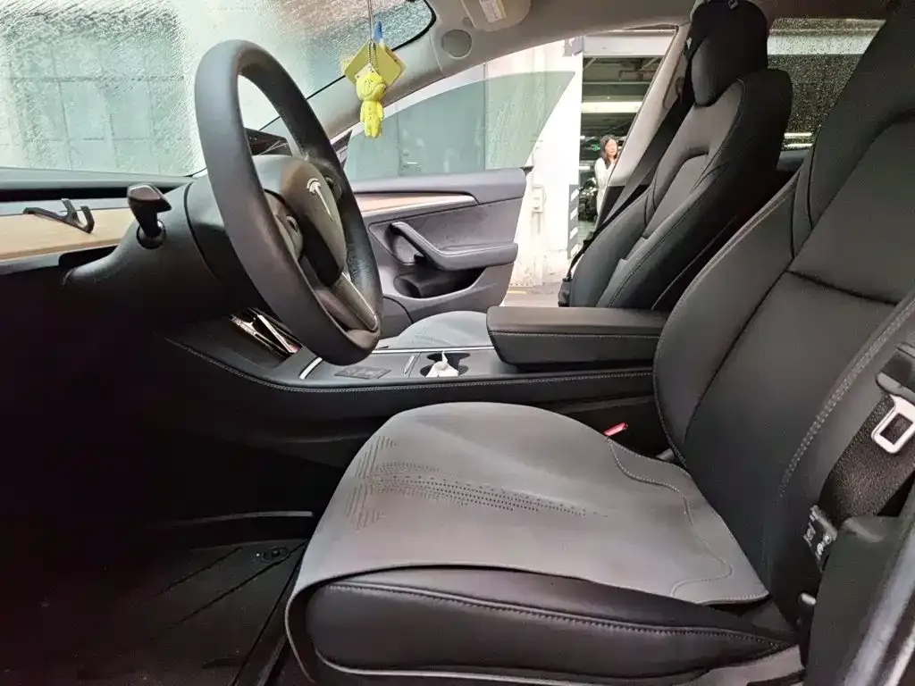 Tesla Model 3 — фото 4
