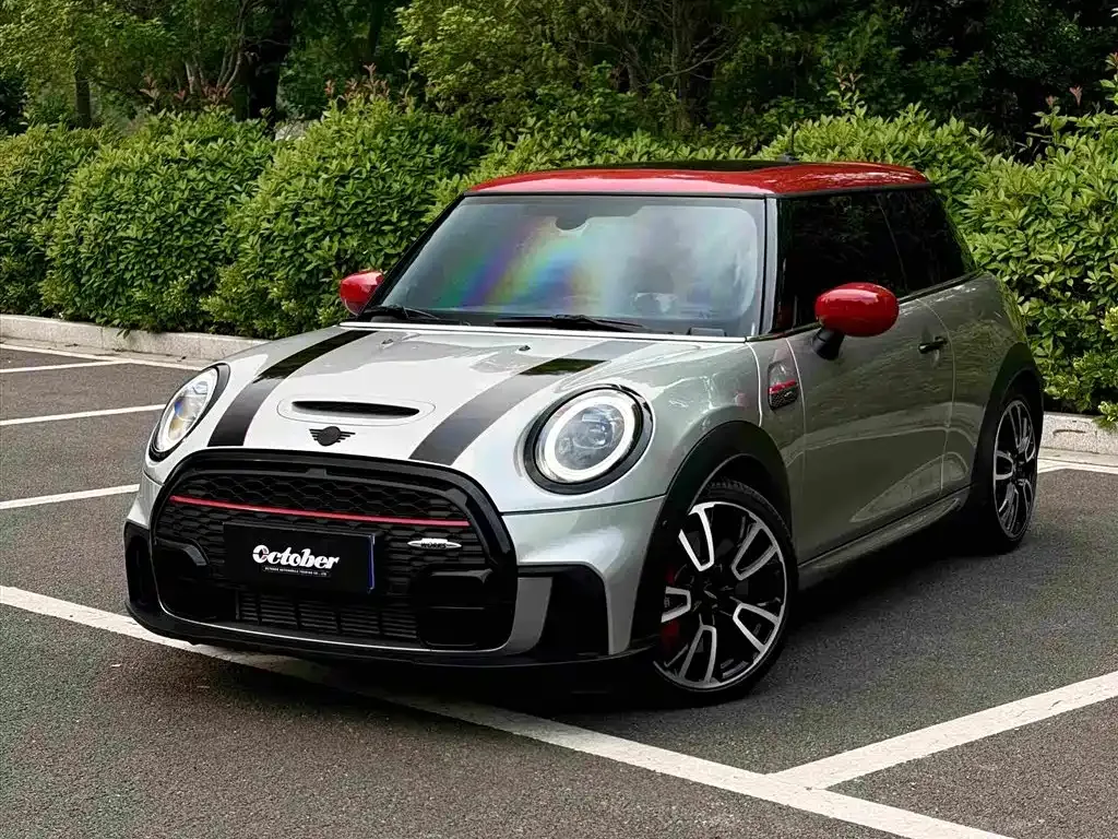 MINI JCW (John Cooper Works) — фото 1