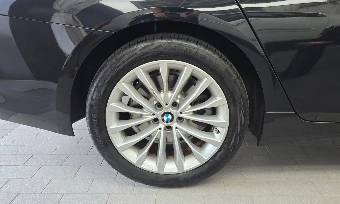 BMW 5-Series — фото 10