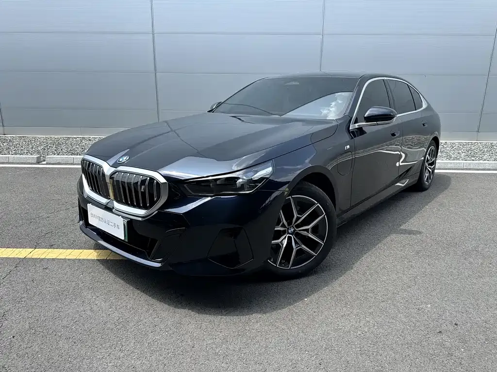 BMW i5 — фото 1