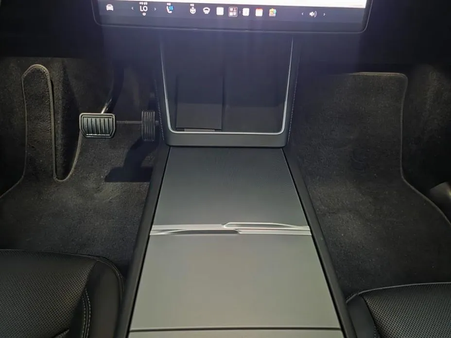 Tesla Model Y 2025 из KR, фото 2