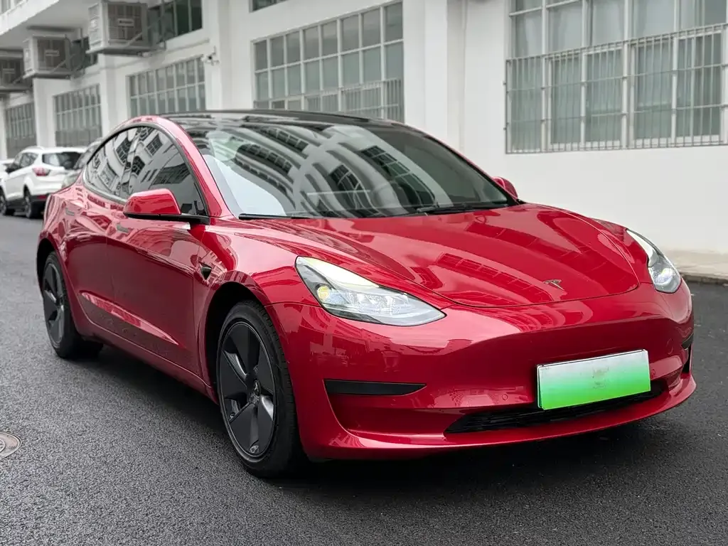 Tesla Model 3 — фото 10