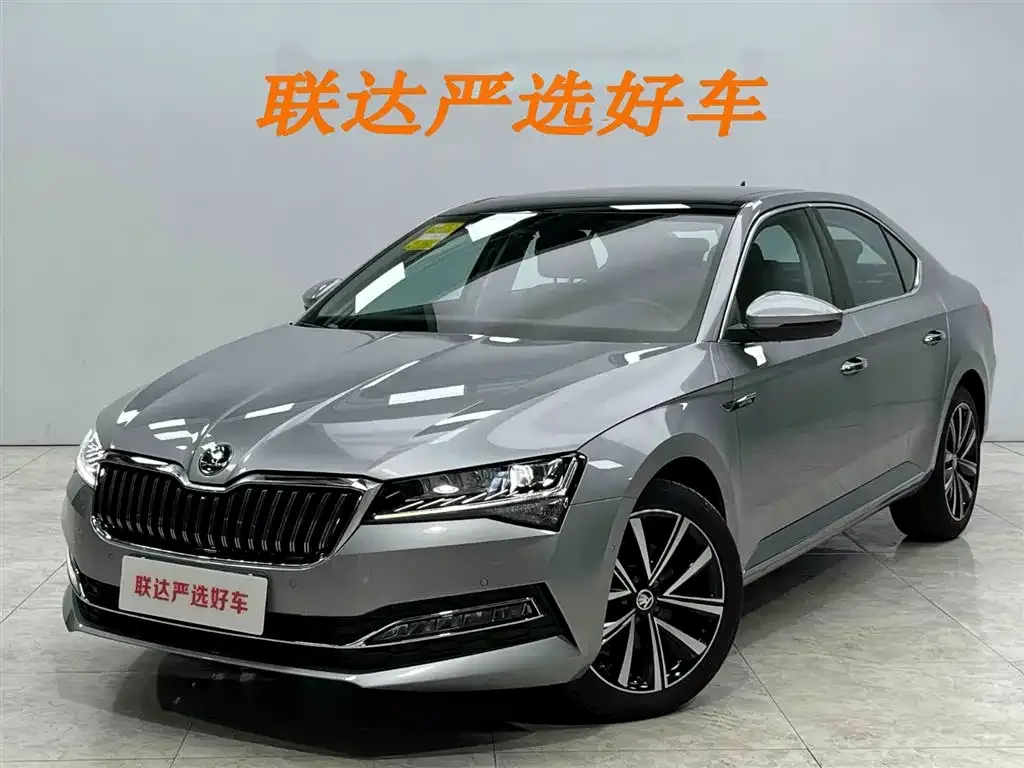 Skoda Superb — фото 1