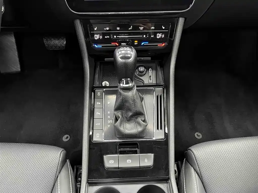 Skoda Superb — фото 5
