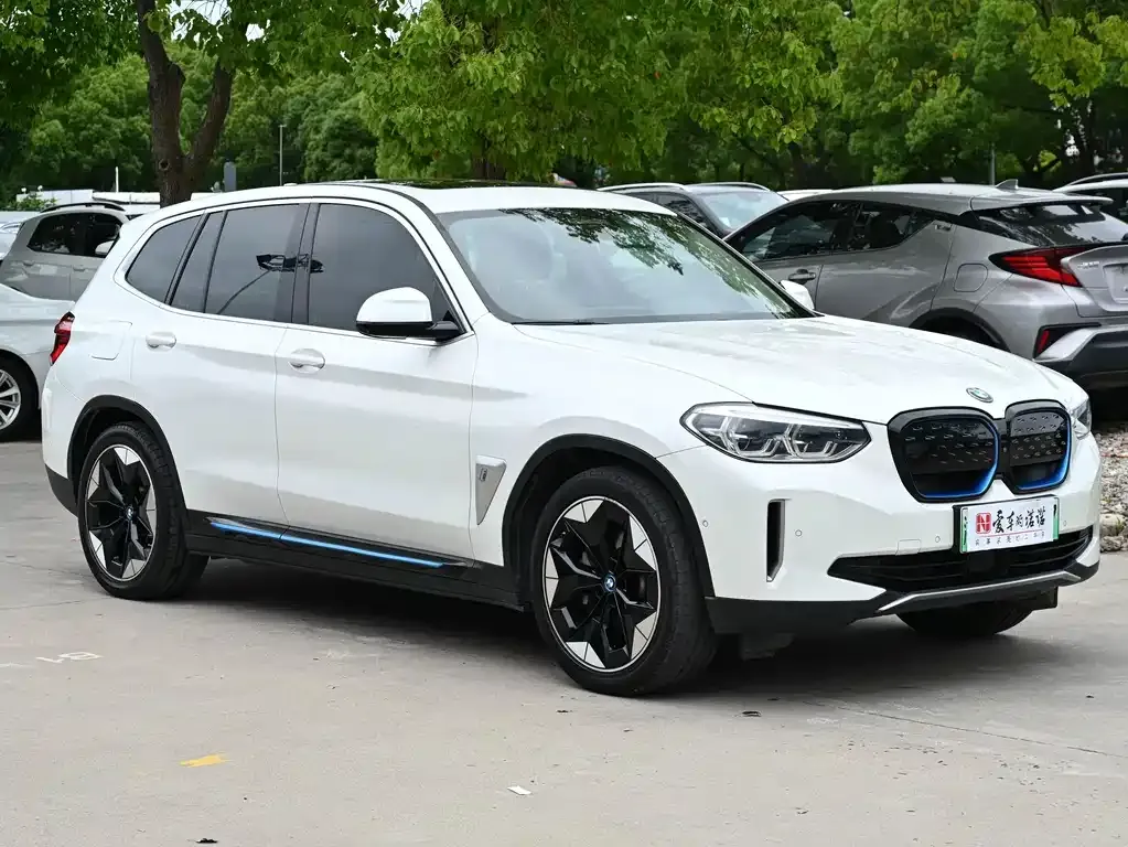 BMW iX3 — фото 2