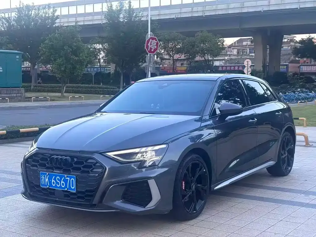 Audi A3 — фото 1