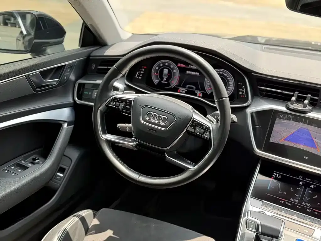 Audi A7L — фото 9