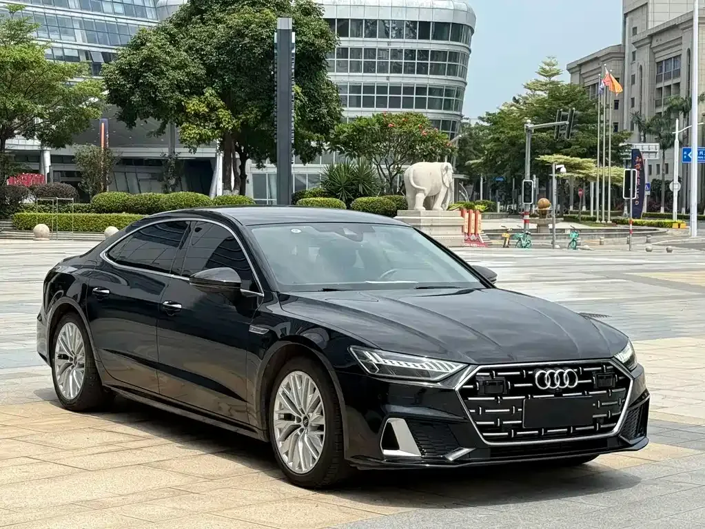 Audi A7L — фото 8