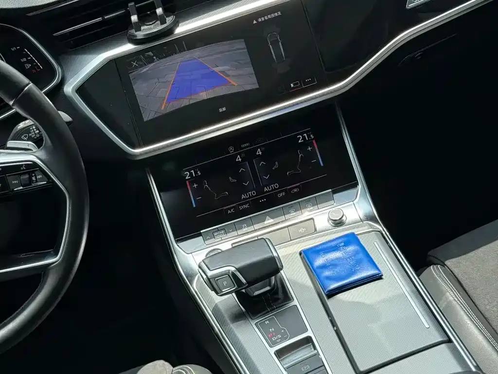 Audi A7L — фото 2