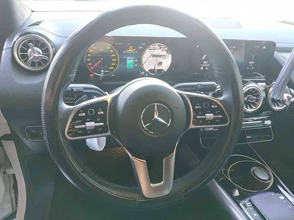 Mercedes-Benz GLA — фото 8