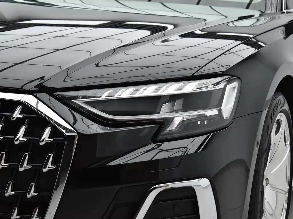 Audi A8 — фото 10