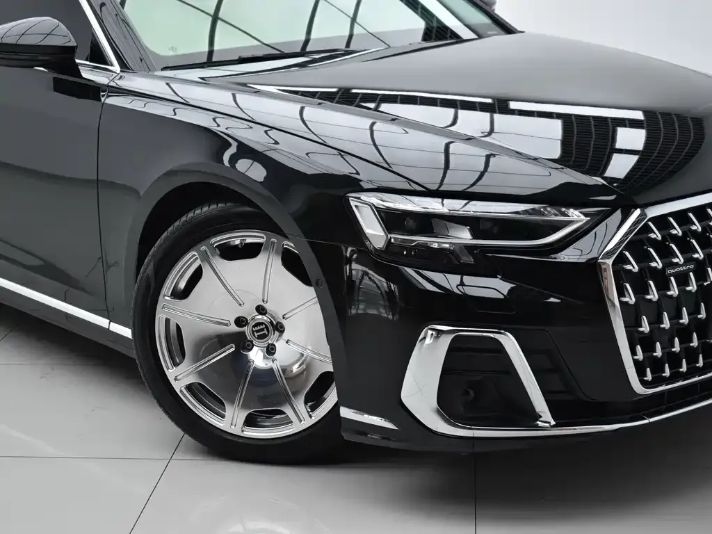 Audi A8 — фото 7