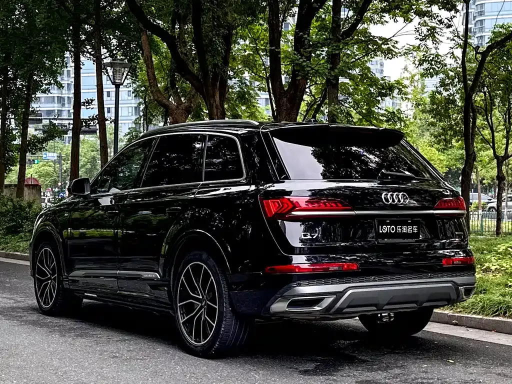 Audi Q7 — фото 6