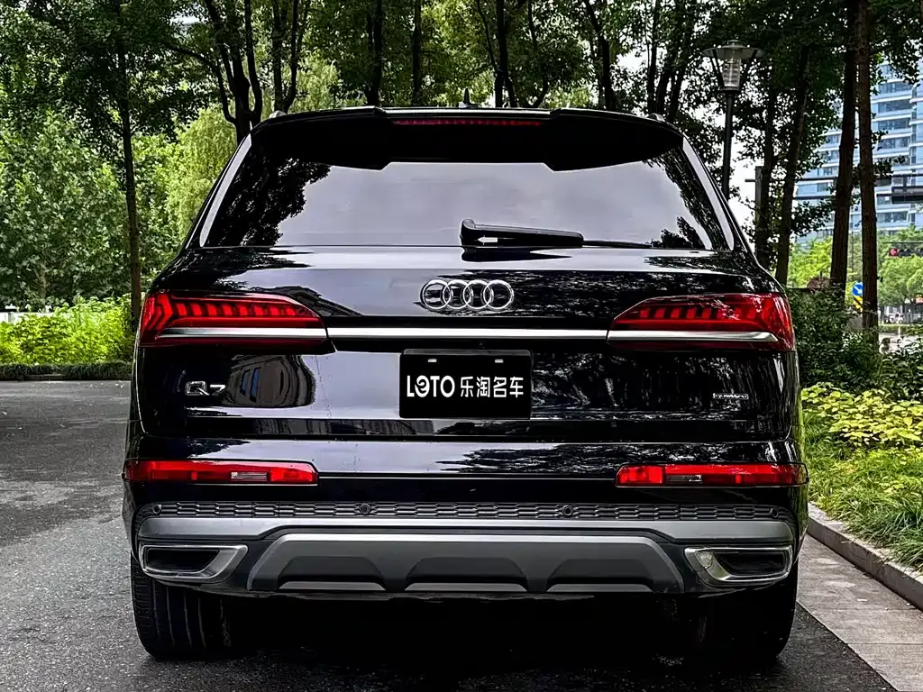 Audi Q7 — фото 9