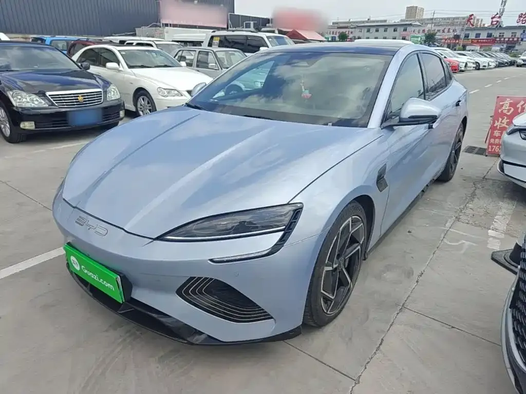BYD Seal — фото 1