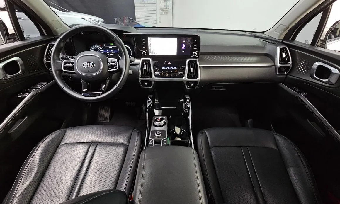 Kia Sorento — фото 10