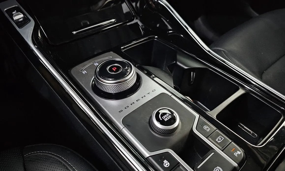 Kia Sorento — фото 9