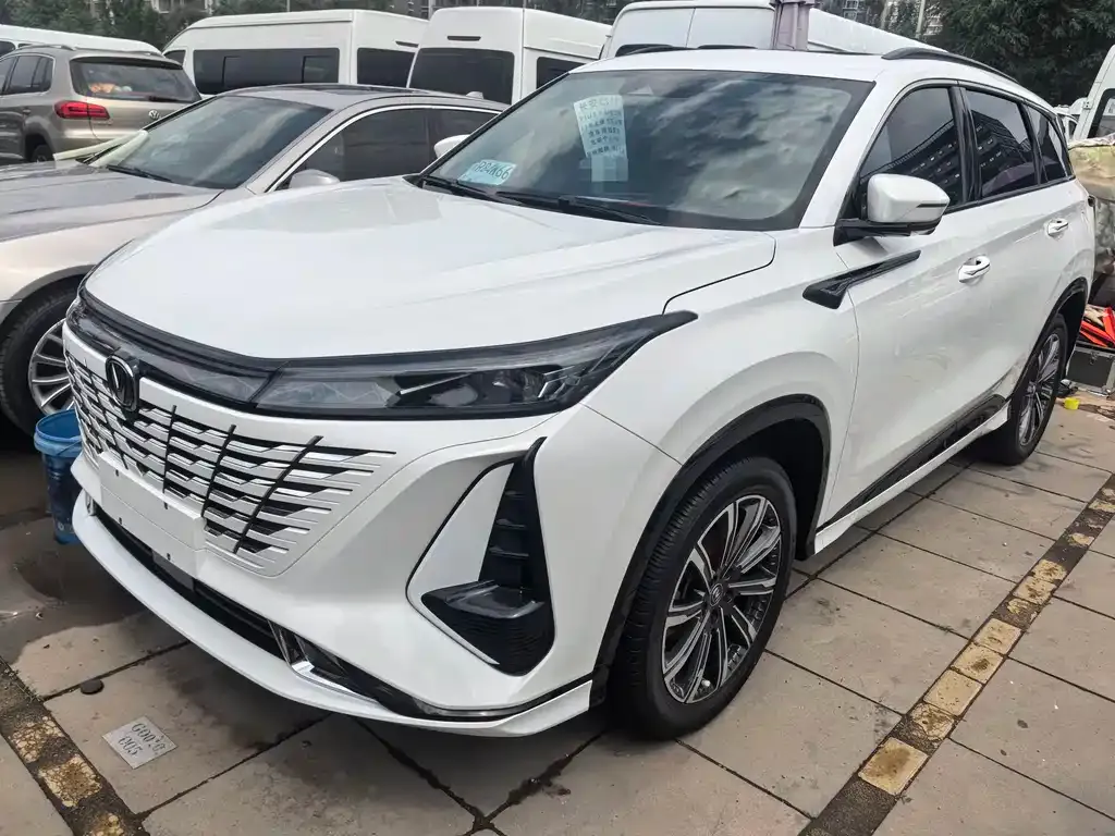 Changan CS75PLUS — фото 1