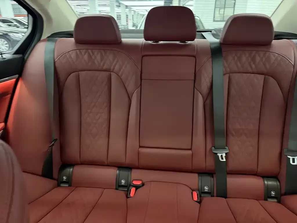 BMW 3 Series 2023 из CN, фото 3