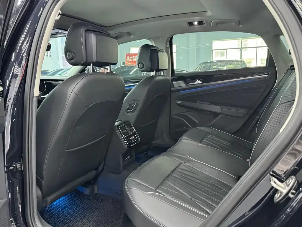 Volkswagen Passat — фото 3